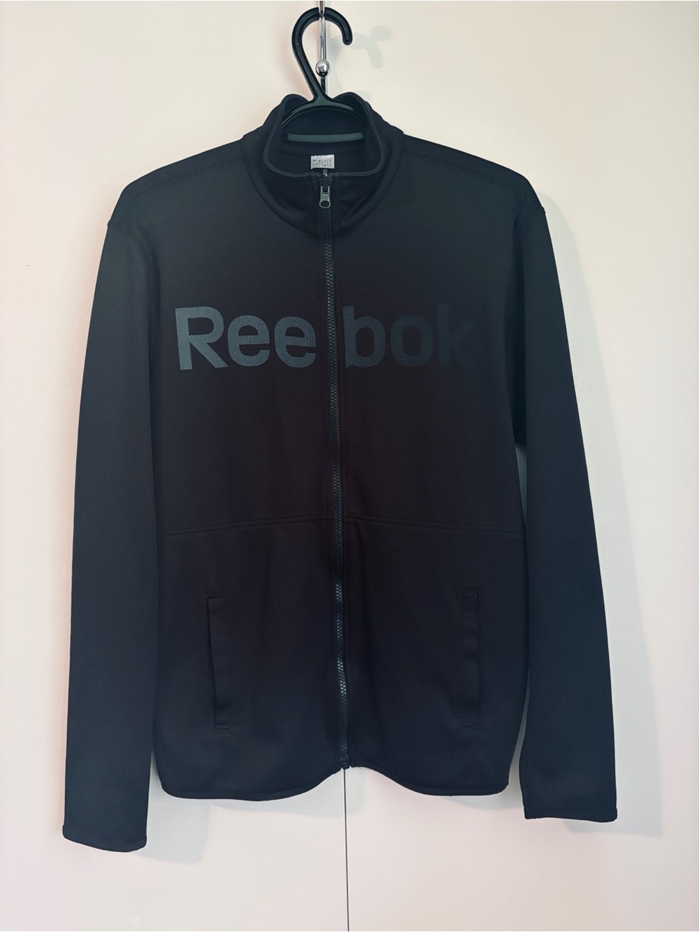 Reebok Men’s Black Fading Logo Zip Up Sweater Jacket Size Small